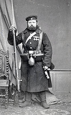 Preußischer Infanterist 1870 im Mantel